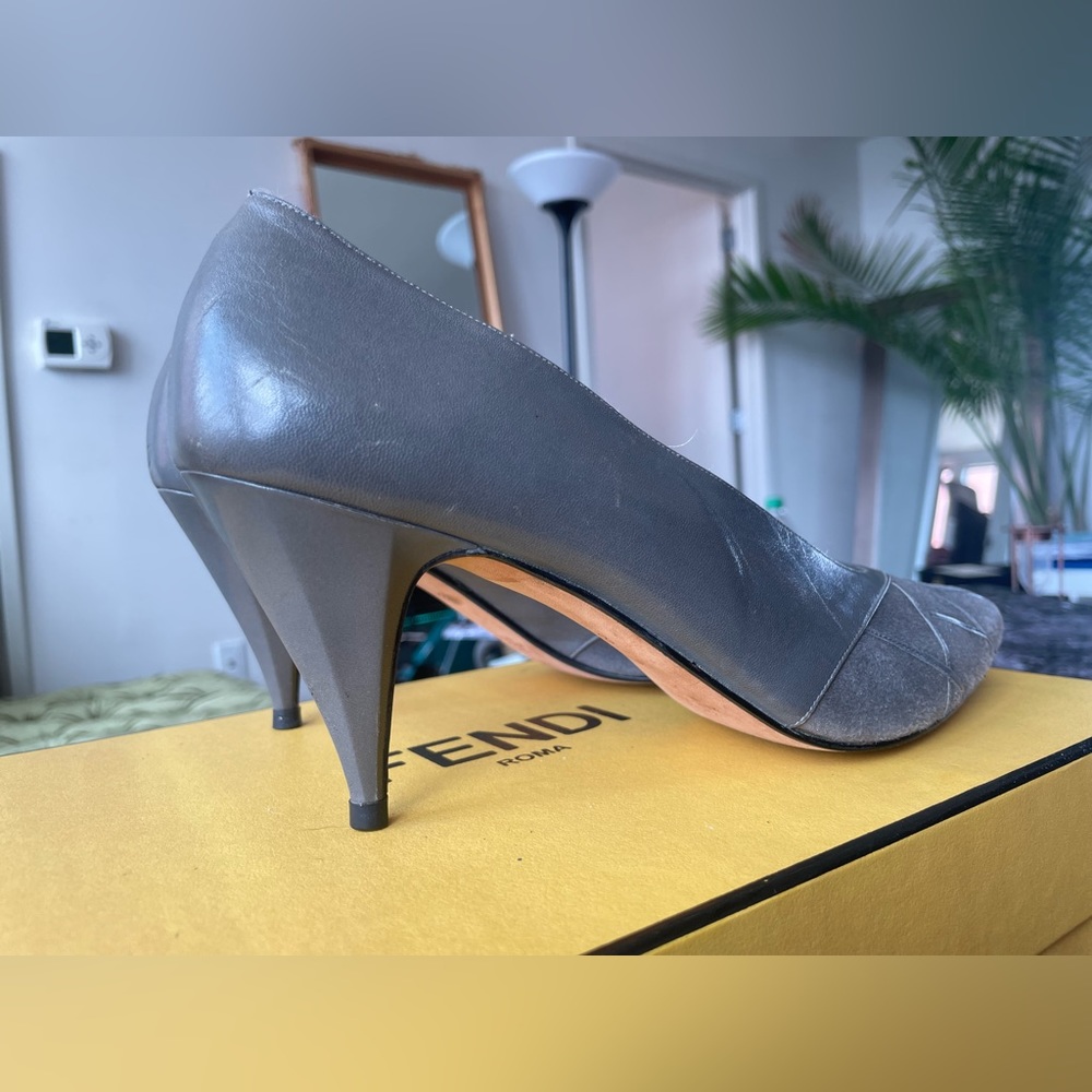 VINTAGE ROBERTINA HANDMADE LEATHER HEELS - Picture 4 of 13